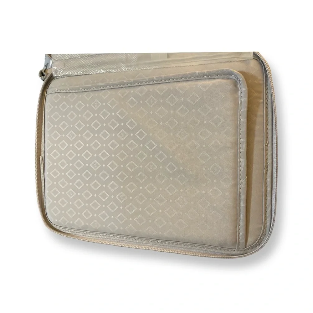 NWT Vera Bradley Vineyard Tablet Organizer
